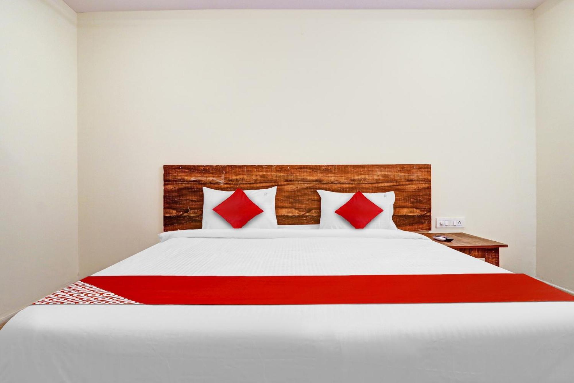 Hotel O R Square Inn Hyderabad Exterior foto